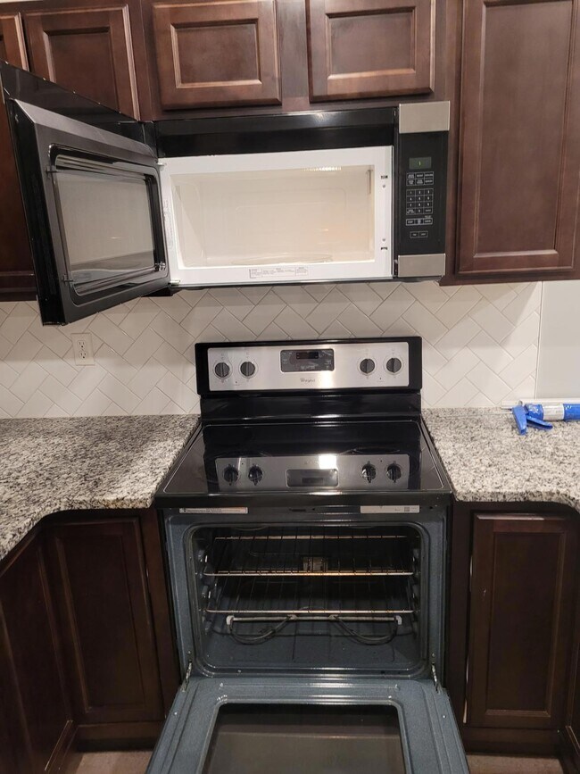 Building Photo - 10613 E Conifer St