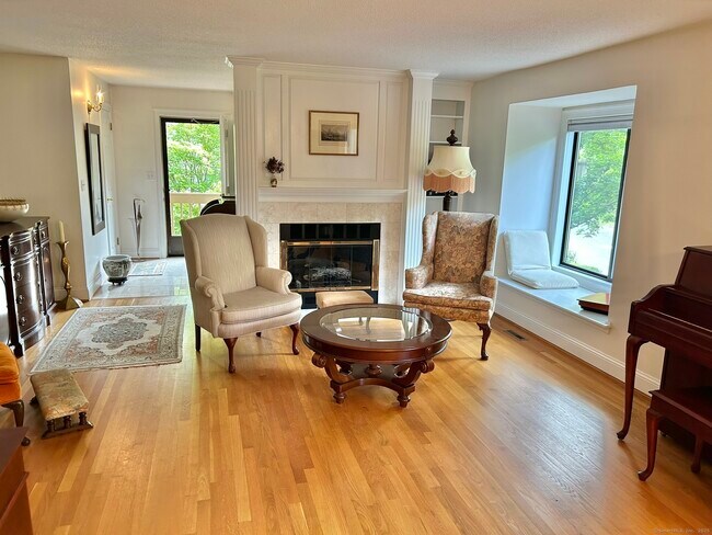 Building Photo - 17 Ashford Dr