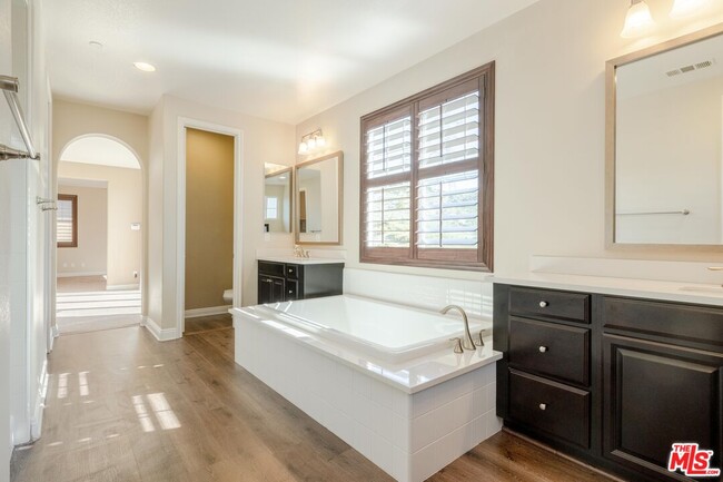 Building Photo - 28128 N Anvil Ct