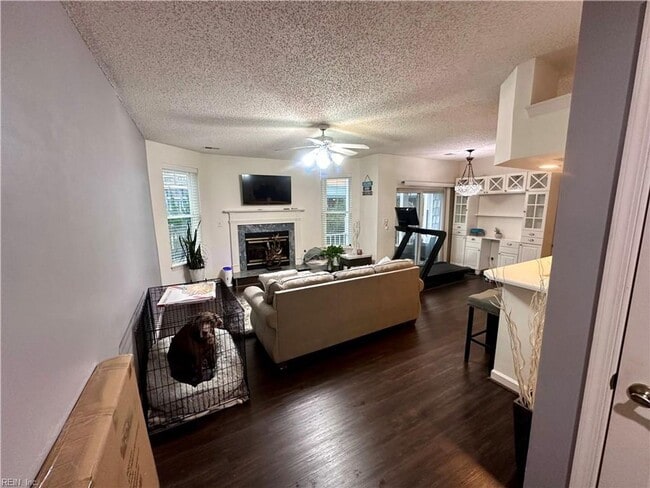 Building Photo - Bay View First Floor Condo