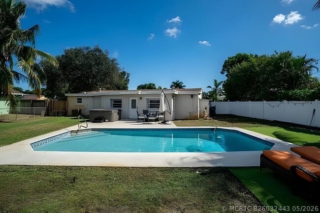 Building Photo - 6941 Boston Dr