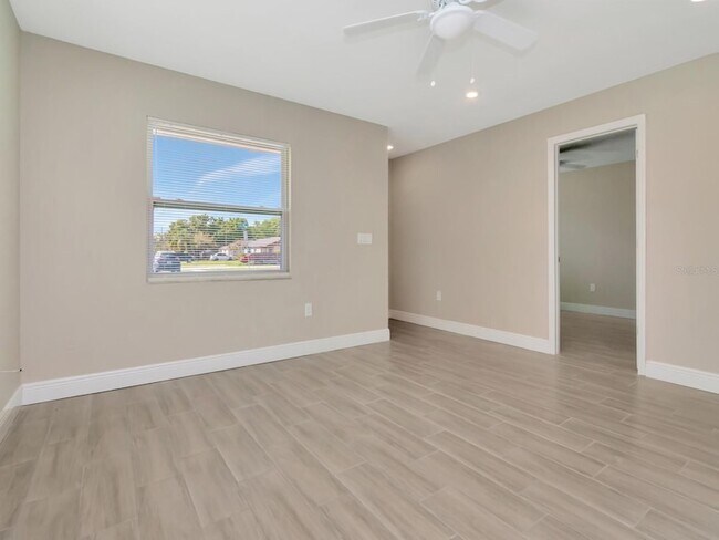 Building Photo - 1207 62nd Ave E