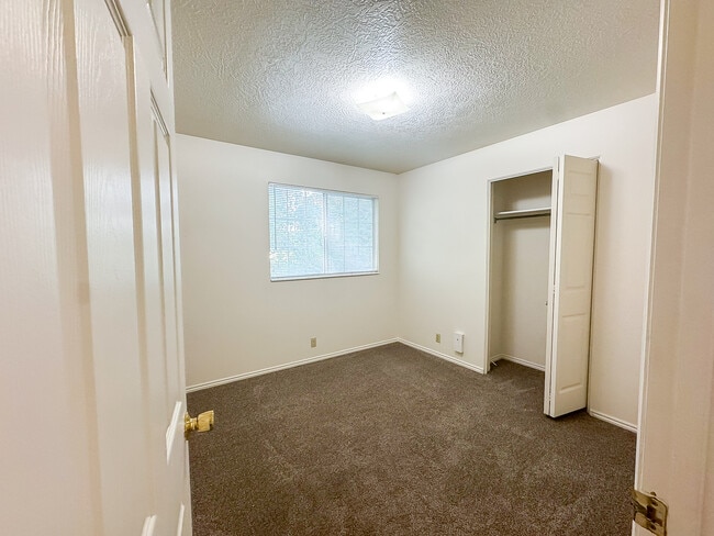 Building Photo - 1227 Riverside Ave