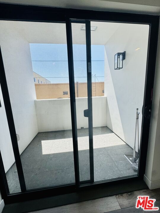 Building Photo - 919 S Harvard Blvd