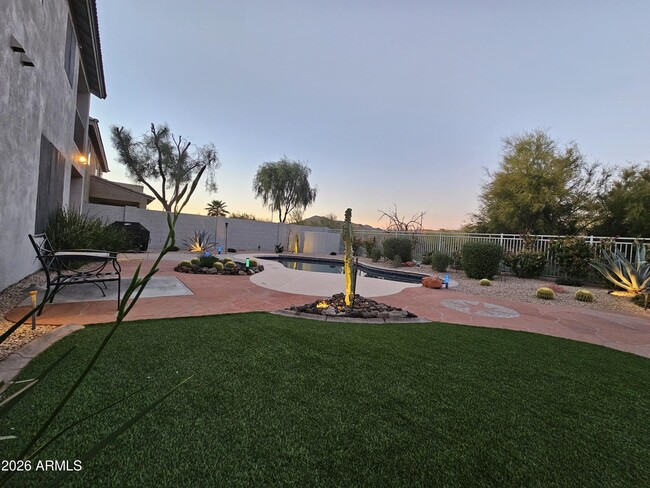 Building Photo - 4622 E Happy Coyote Trail