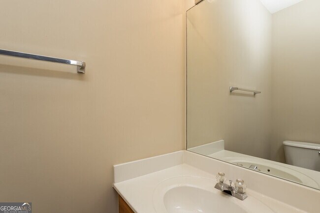 Building Photo - 4425 Ridgefair Dr