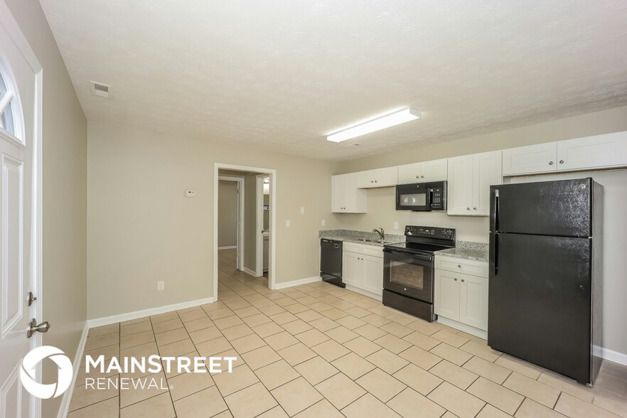 Building Photo - 6115 Forrest Ave