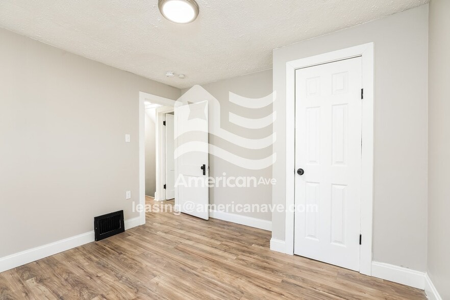 Building Photo - 569 Elbon Ave