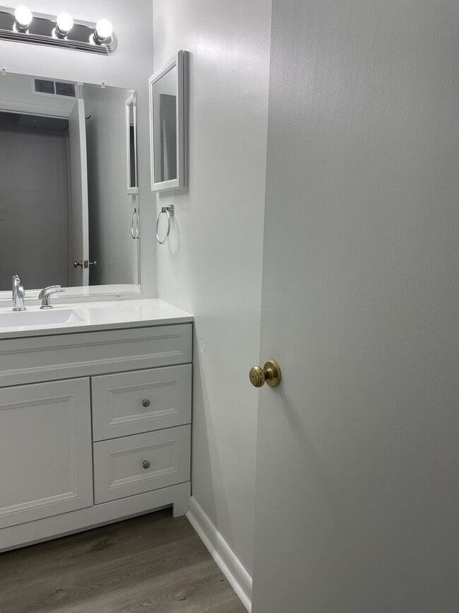 Building Photo - Carefree