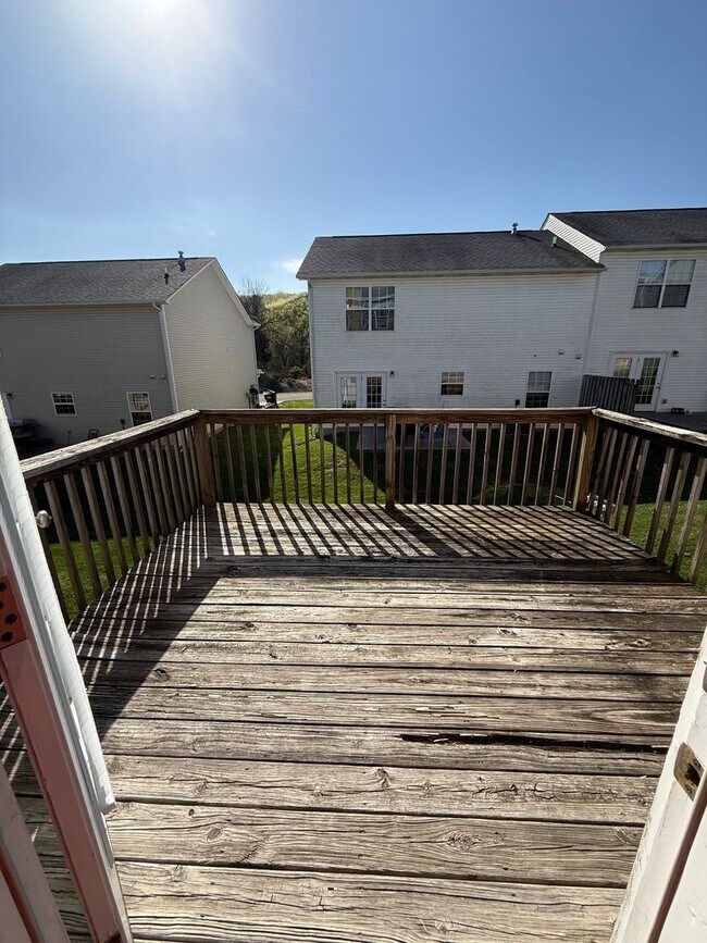 Building Photo - Charming 3 Bedroom 2.5 Bath townhome in Powell