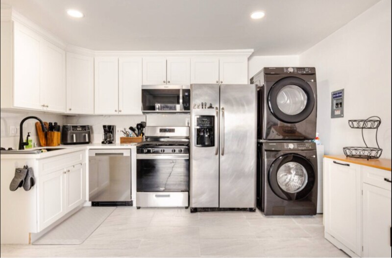 Building Photo - 7675 El Cerro Dr