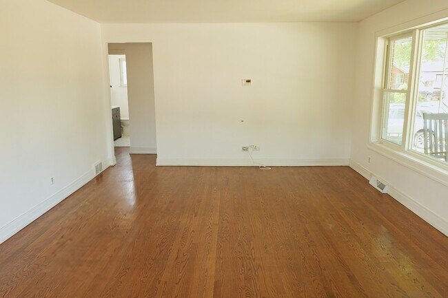 Building Photo - 9944 Cook Ave