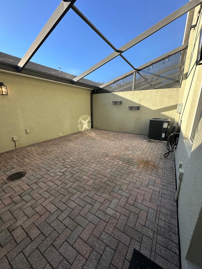 Building Photo - 14170 Oakham St