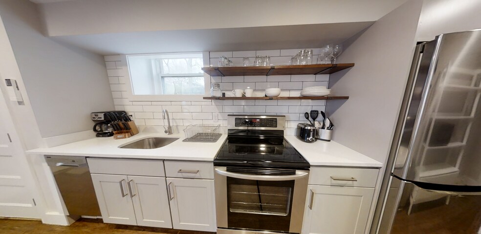 Primary Photo - 65 Beech Glen St