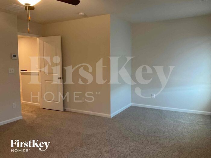 Building Photo - 10717 Rivergate Dr NW