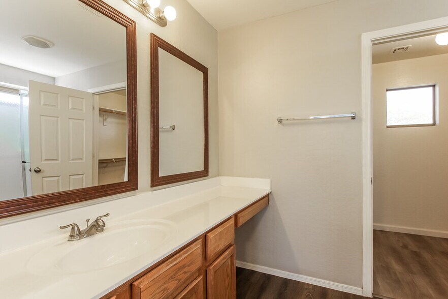 Building Photo - 2194 S 156th Ave