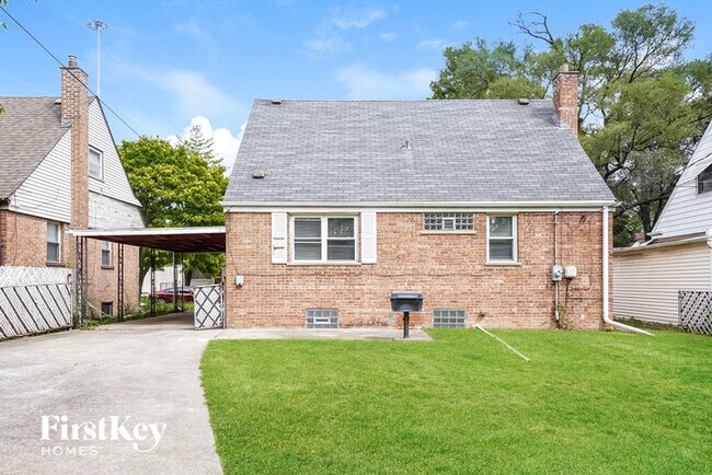 Building Photo - 17508 Greenbay Ave
