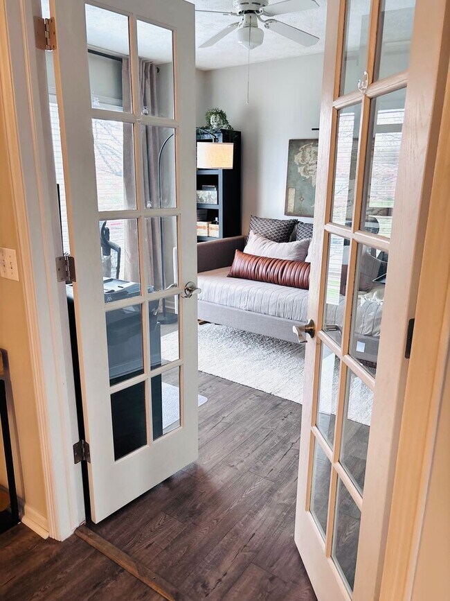 Building Photo - Home For Rent In Papillion