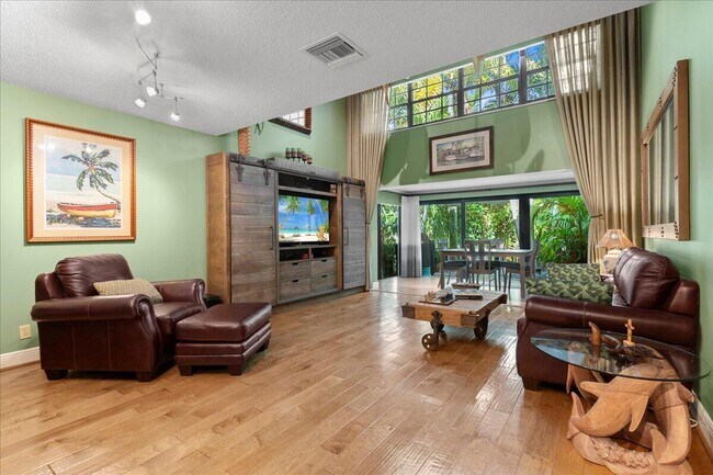 Building Photo - 2379 Treasure Isle Dr