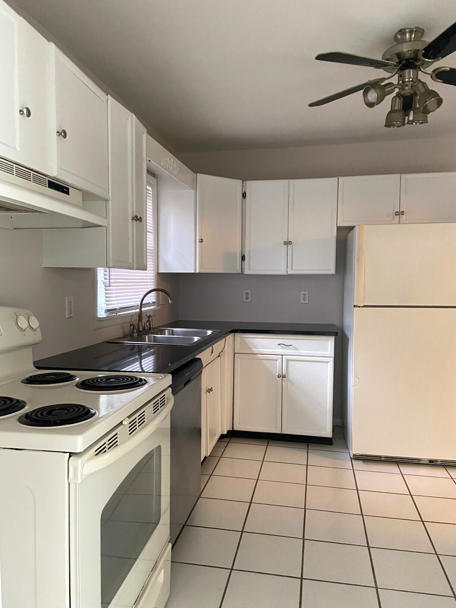 Building Photo - 4041 Crosshaven Dr