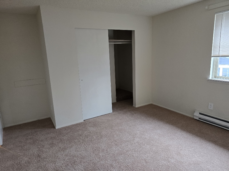 Building Photo - 409 E 34th St