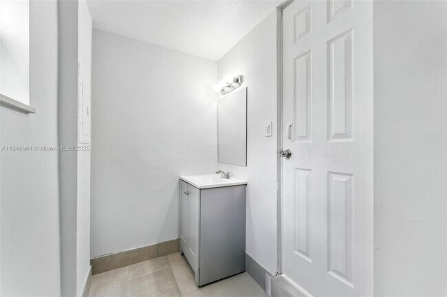 Building Photo - 1245 NW 84th Terrace