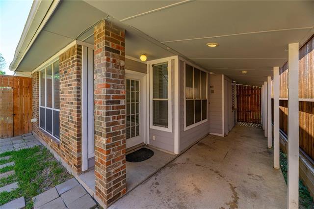 Building Photo - 2324 Dyers Oak Dr