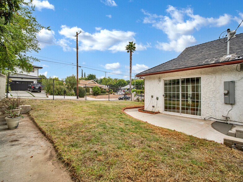 Building Photo - 10601 Kurt St