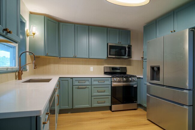 Building Photo - 3157 Shadeland Ave