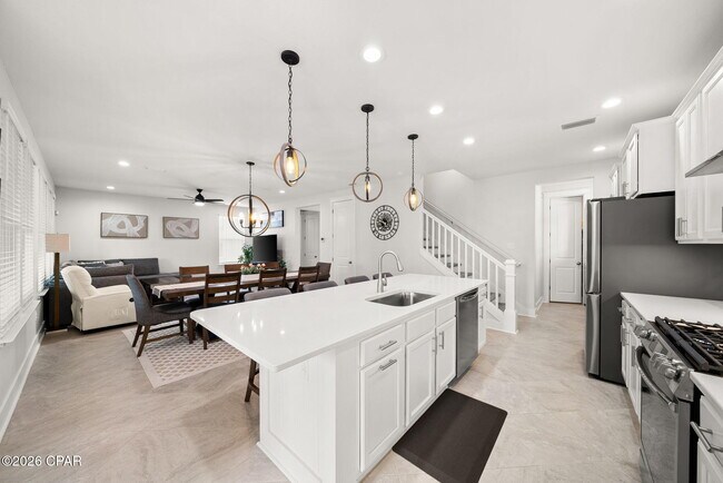Building Photo - 2101 Kingfisher Ct