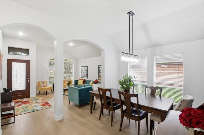 Building Photo - 17706 Windsor Grove Ln