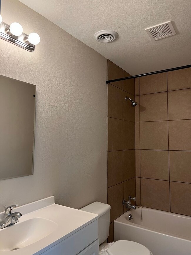 Building Photo - Cedar Grove B