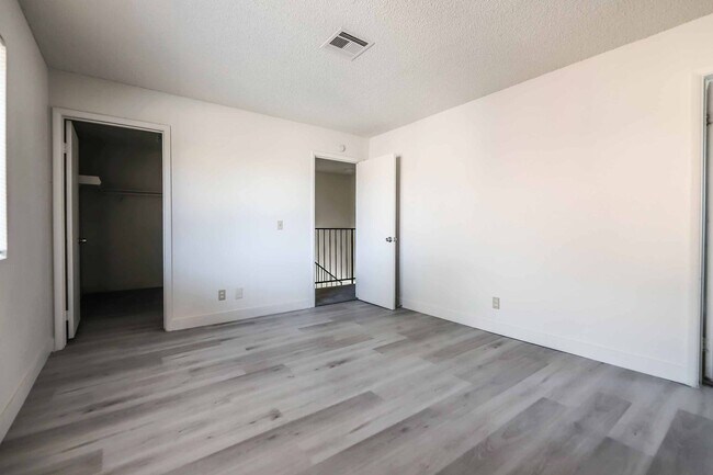 Building Photo - FULLY Remodeled 3-Bedroom Townhouse