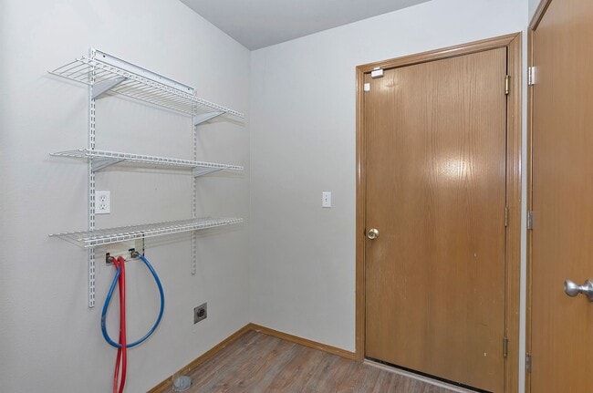 Building Photo - Spacious 4-Bedroom Home on a Tranquil Cul-de-Sac in Puyallup