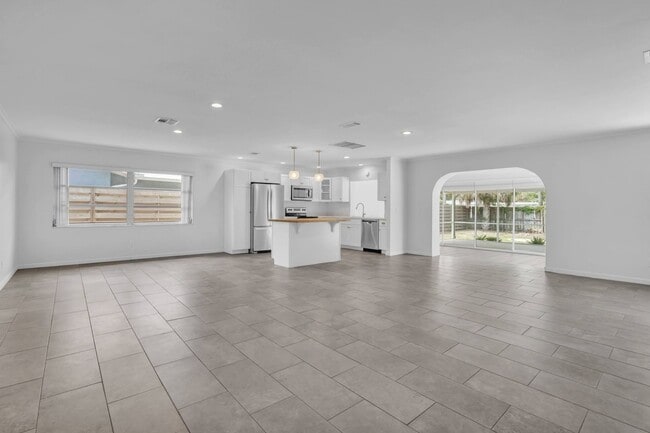 Building Photo - RARELY AVAILABLE!  3BED/2BATH POOL HOME FOR RENT-SARASOTA, FL $2995.00