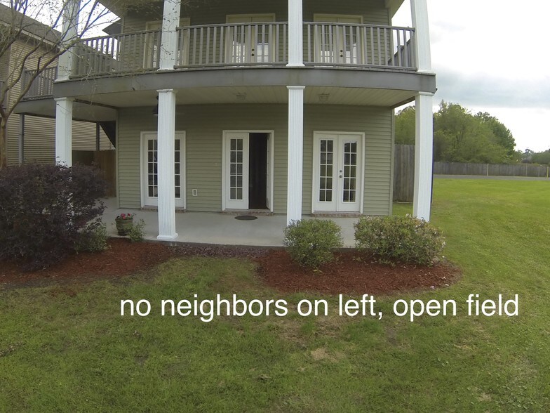 Building Photo - 38035 Post Office Rd