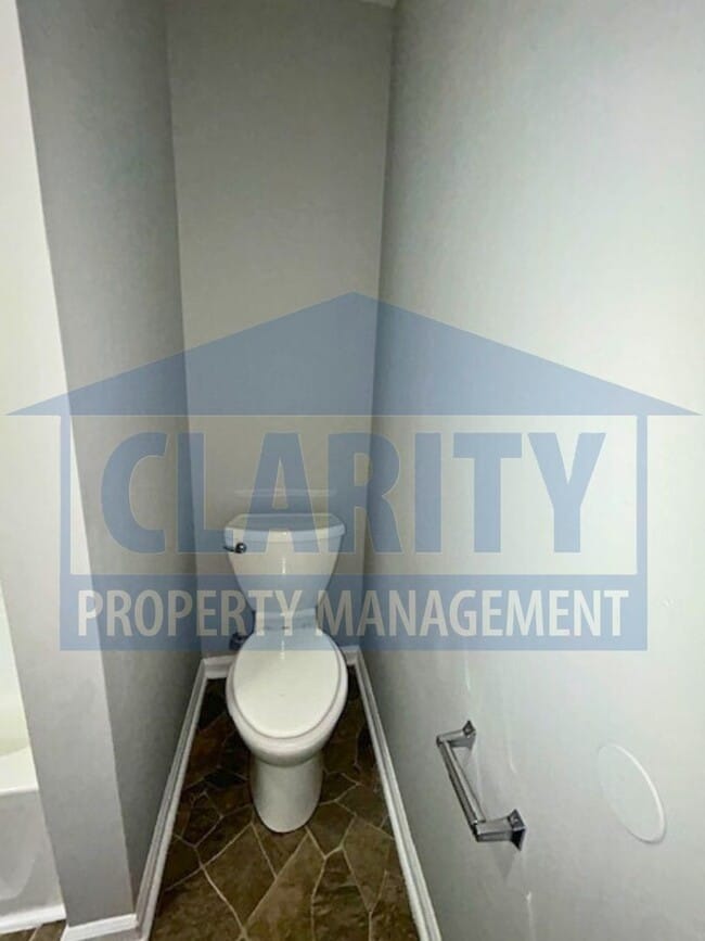 Building Photo - Two bedroom townhome in Hixson!