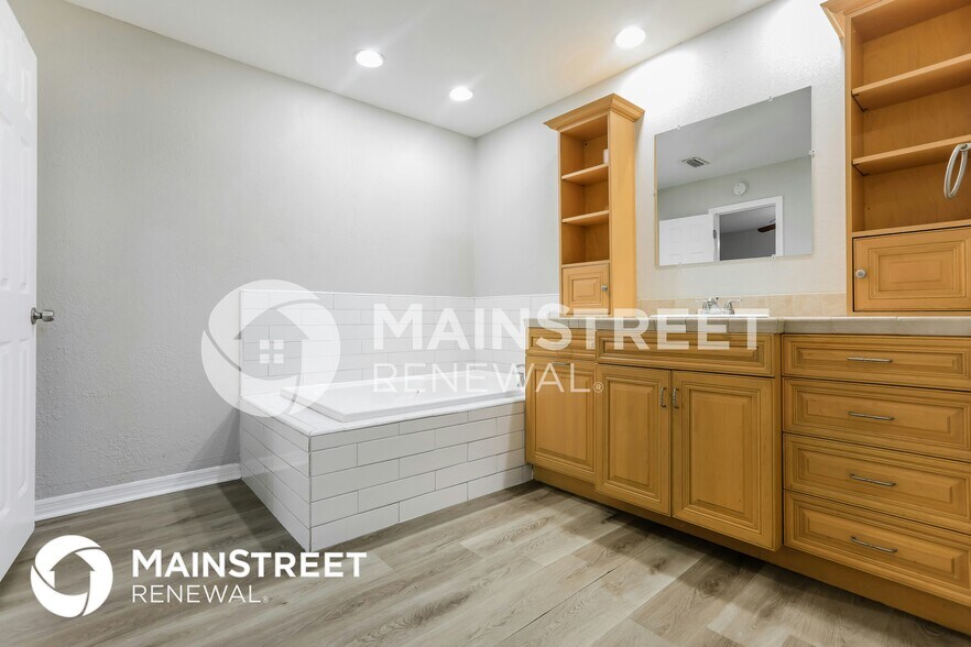 Building Photo - 382 Sunnyside Dr