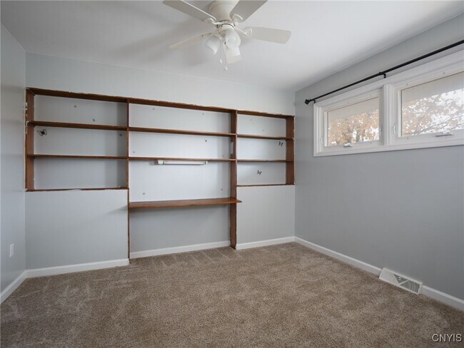 Building Photo - 20201 Overlook Dr