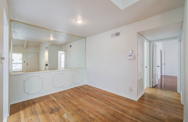 Building Photo - 5711 Sugar Hill Dr