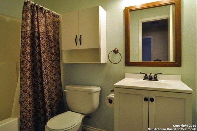 Building Photo - 3 Bedroom/2 Bath Ridge Creek Subdivision