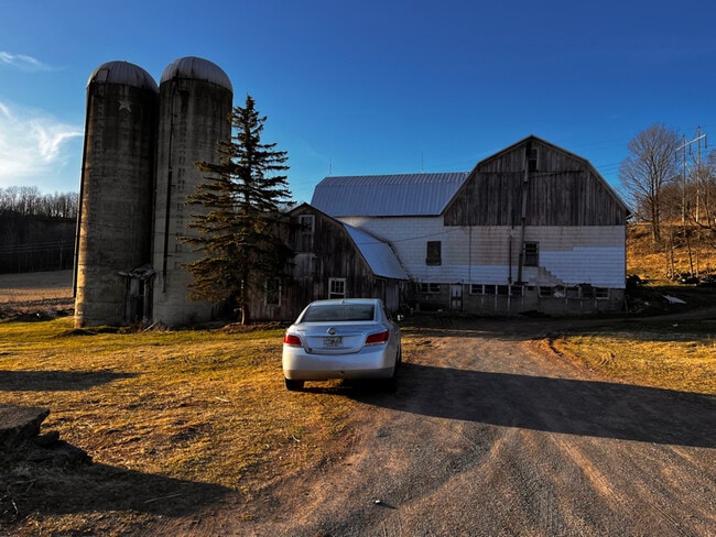 Building Photo - 2267 Grover Rd