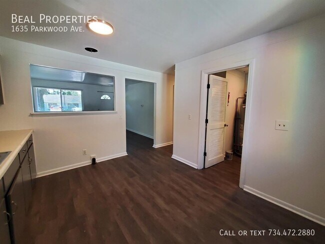 Building Photo - 1635 Parkwood Ave
