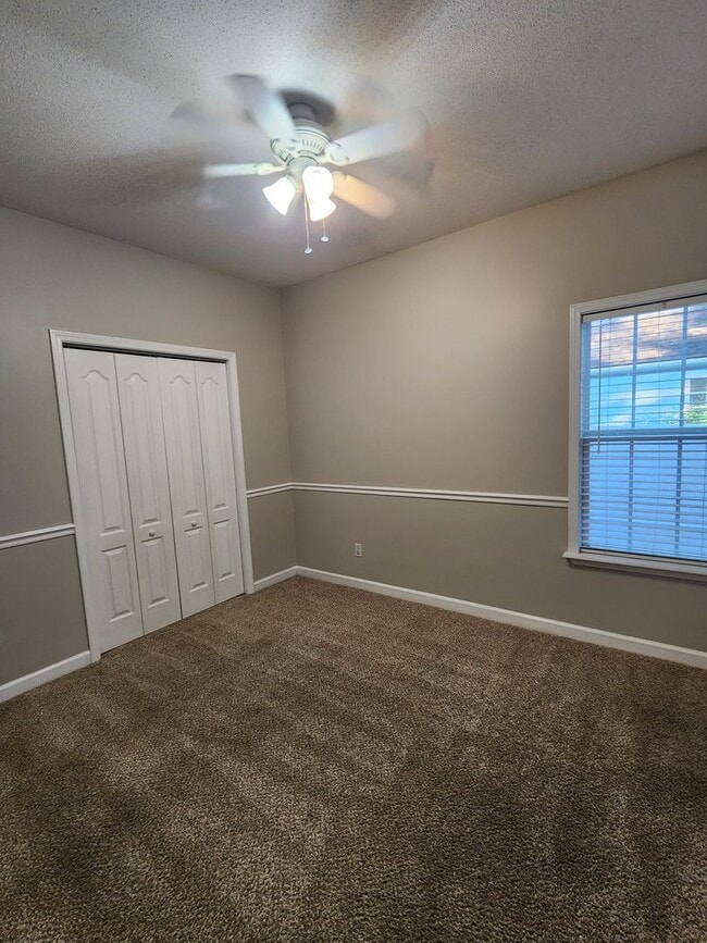 Building Photo - !!$500!! OFF FIRST MONTH!! Spacious 4BR Home with Fireplace, Screened Porch & Privacy-Fenced Yard