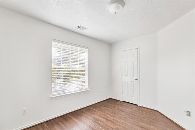Building Photo - 17635 Olympic Park Ln