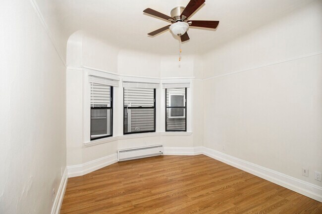 Building Photo - Vue De Lac Apartments