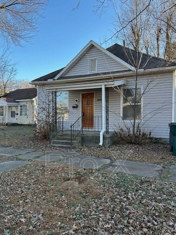 Primary Photo - 1004 E 10th St