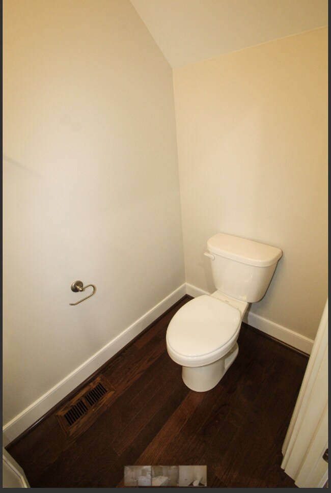 Building Photo - 1505 W Cary St