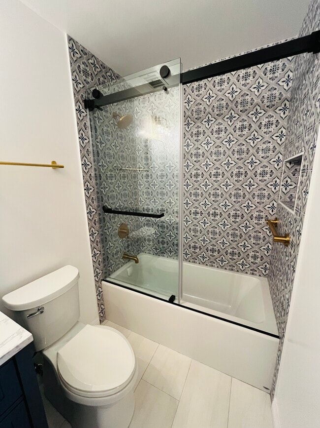 Building Photo - 18021 Upperlake Cir