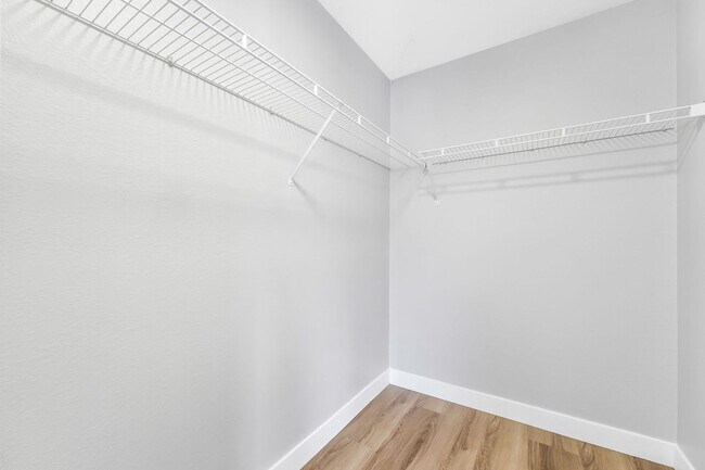 Building Photo - Stylishly Renovated Condo with Modern Finishes in a Gated Community!